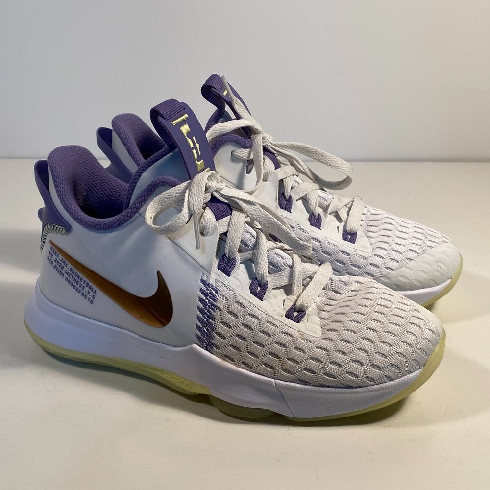 Nike Lebron Witness V 5 (CT4629-102) Sneakers Women Size 7 (5.5 Y)
